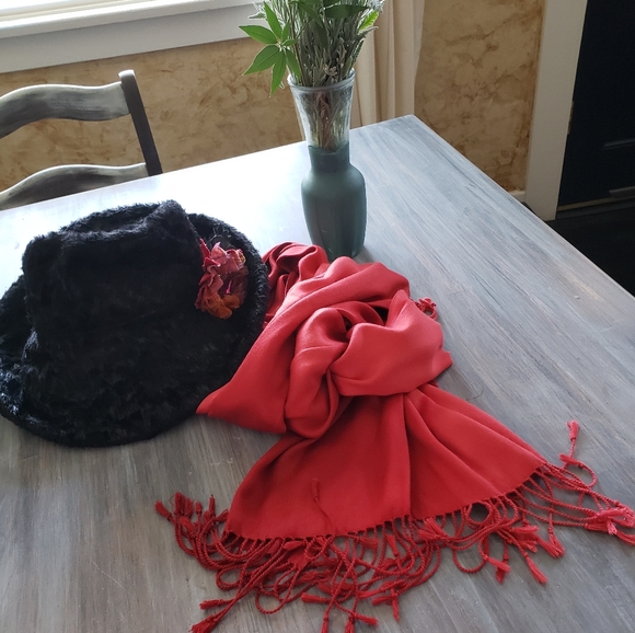 New wool wrap/scarf. - Picture 7 of 7